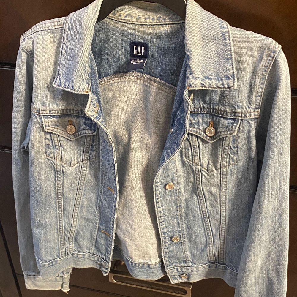 GAP Light Blue Denim Jean Jacket - Women